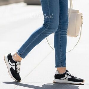 Steve Madden Kendrix Black White Lace-Up Sneakers Women’s Sz 8 NWT Store Display